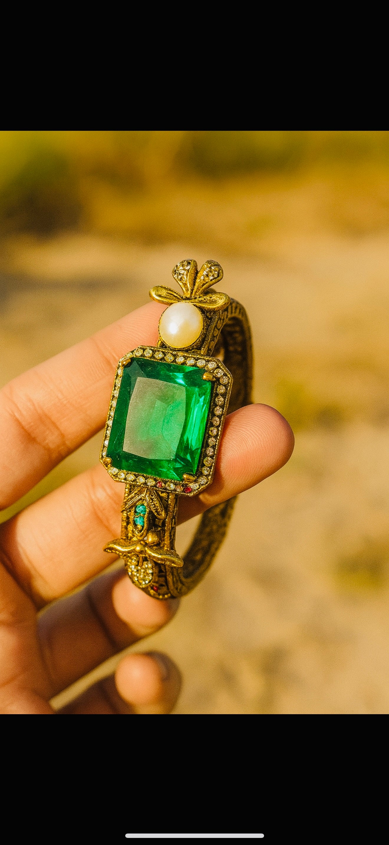 Emerald glow bracelet