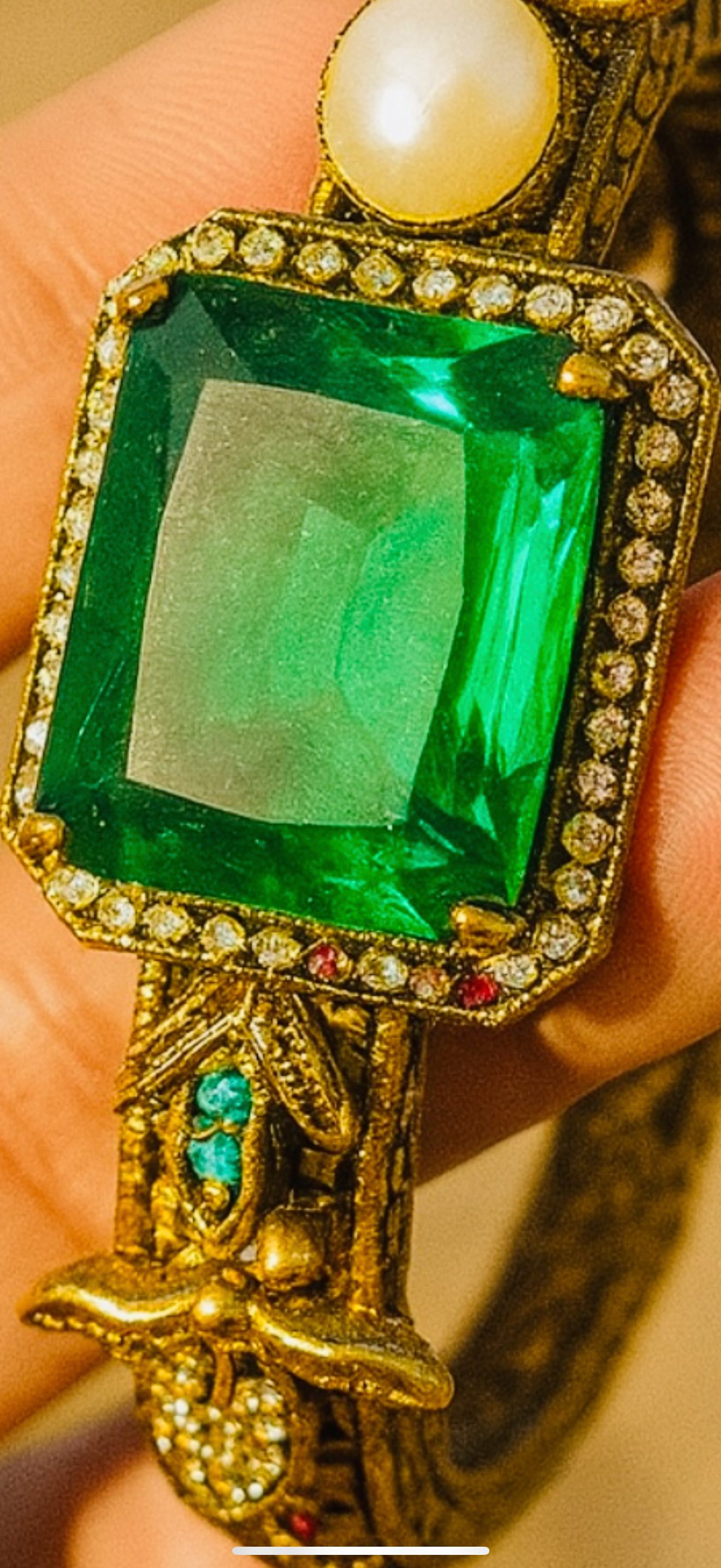 Emerald glow bracelet